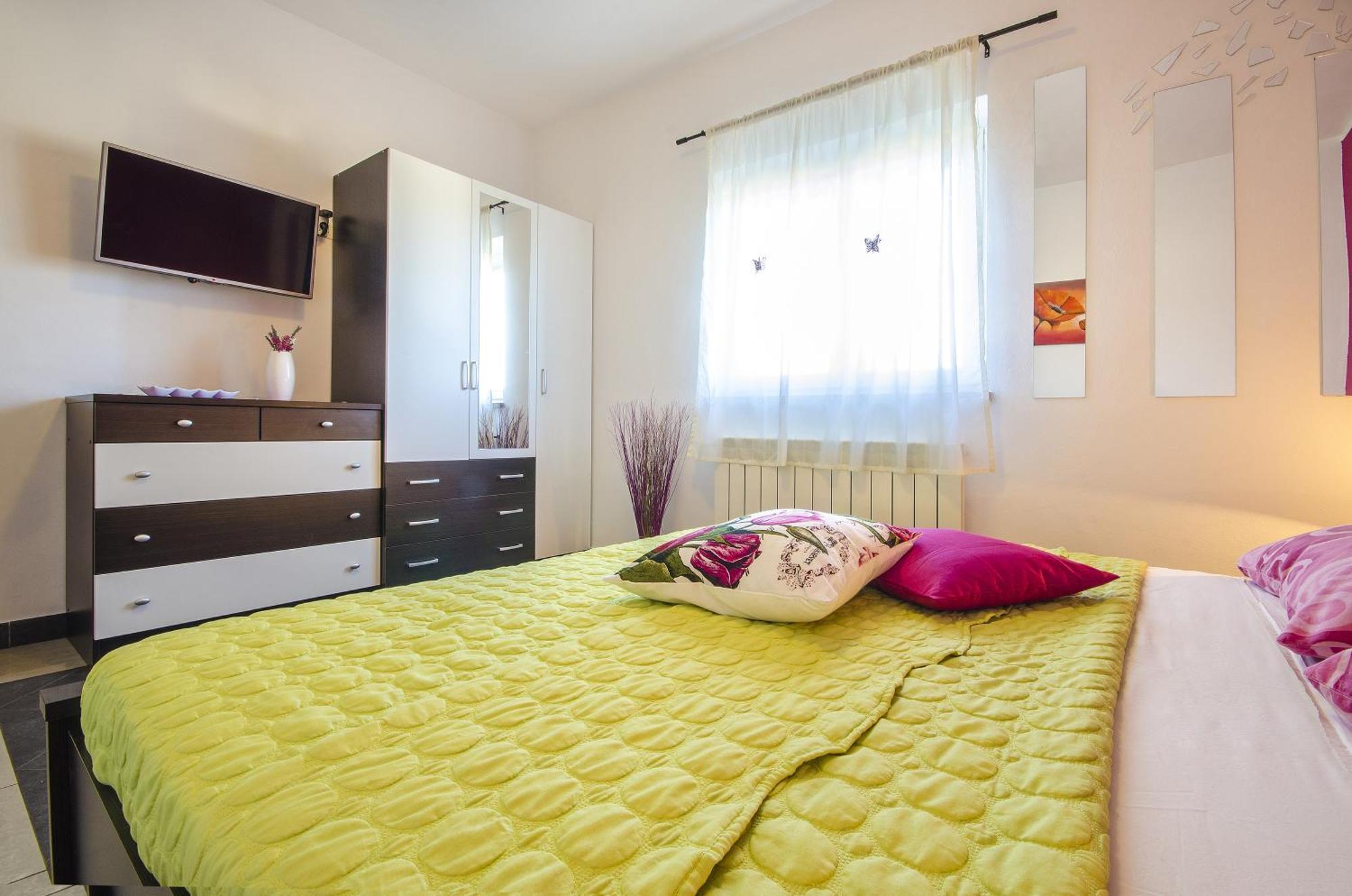 Apartment And Room Marlen Ровінсько-Село Номер фото