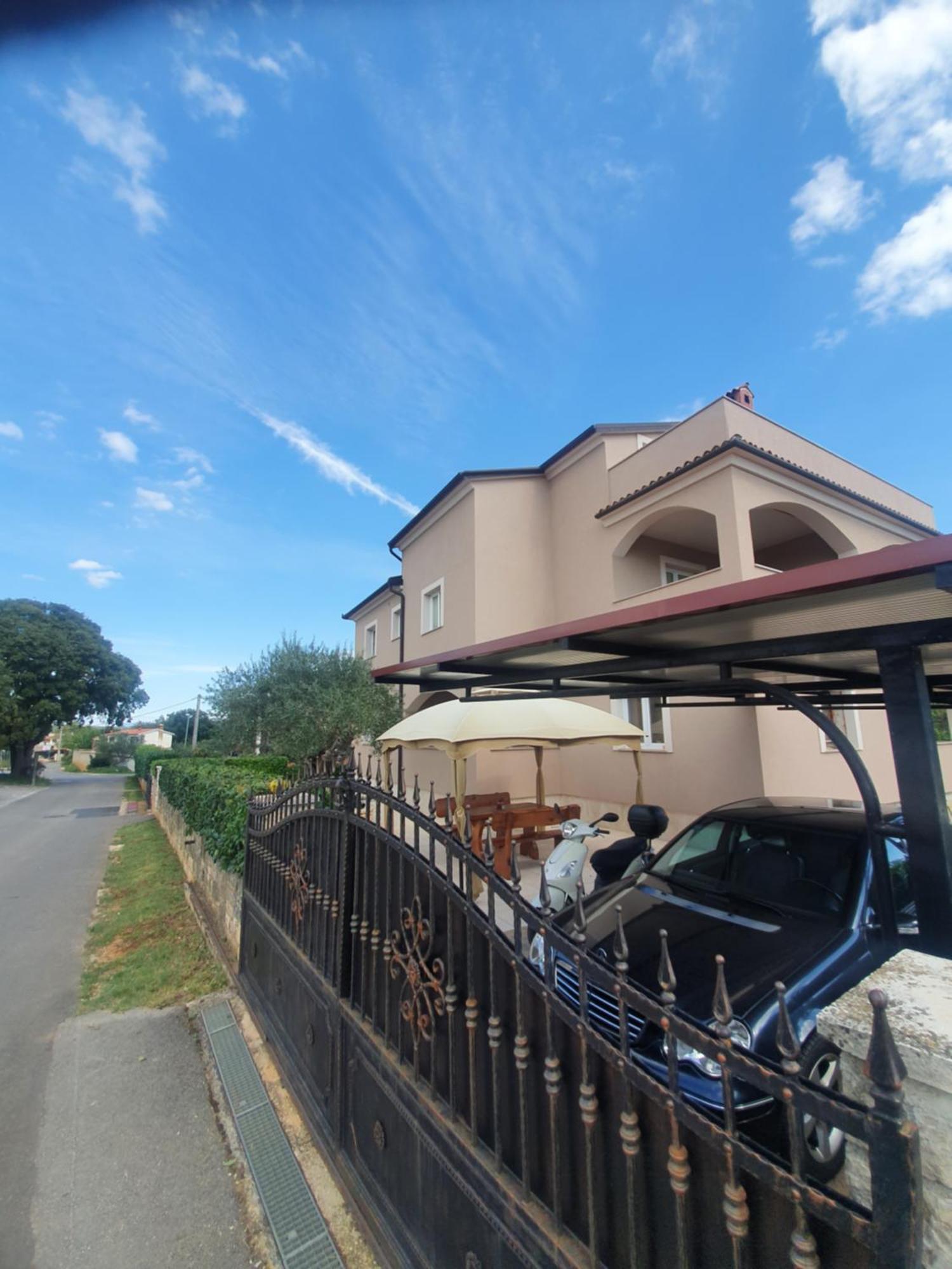 Apartment And Room Marlen Ровінсько-Село Екстер'єр фото