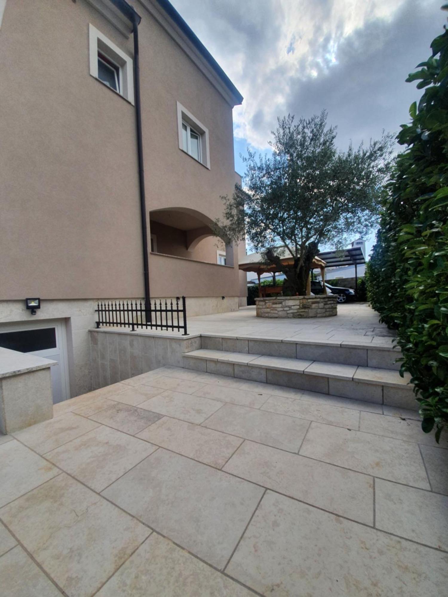 Apartment And Room Marlen Ровінсько-Село Екстер'єр фото