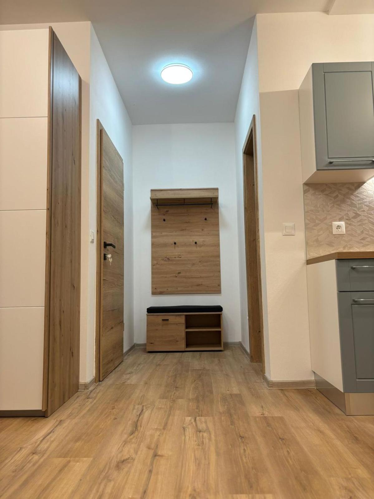 Apartment And Room Marlen Ровінсько-Село Екстер'єр фото