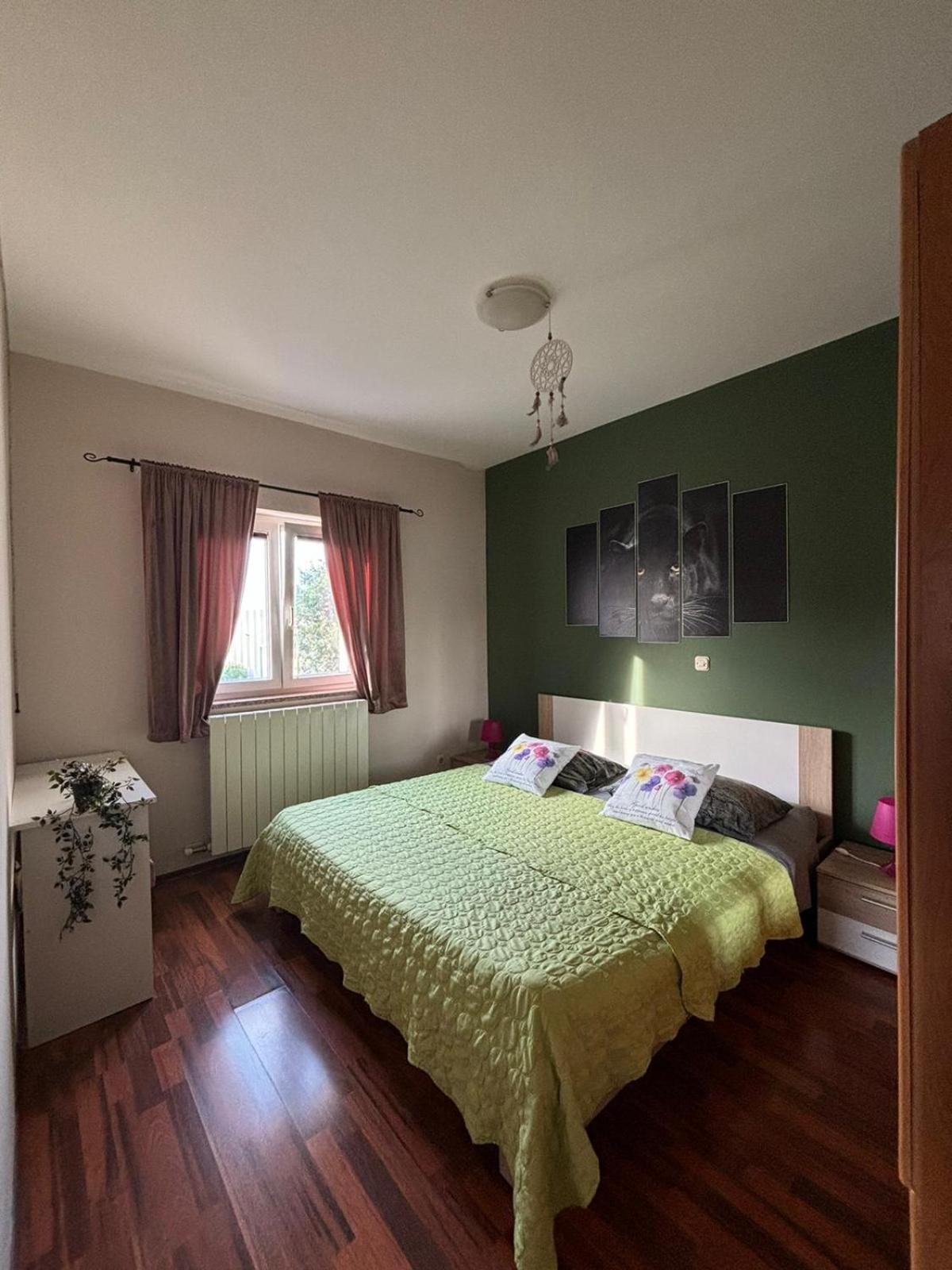 Apartment And Room Marlen Ровінсько-Село Екстер'єр фото