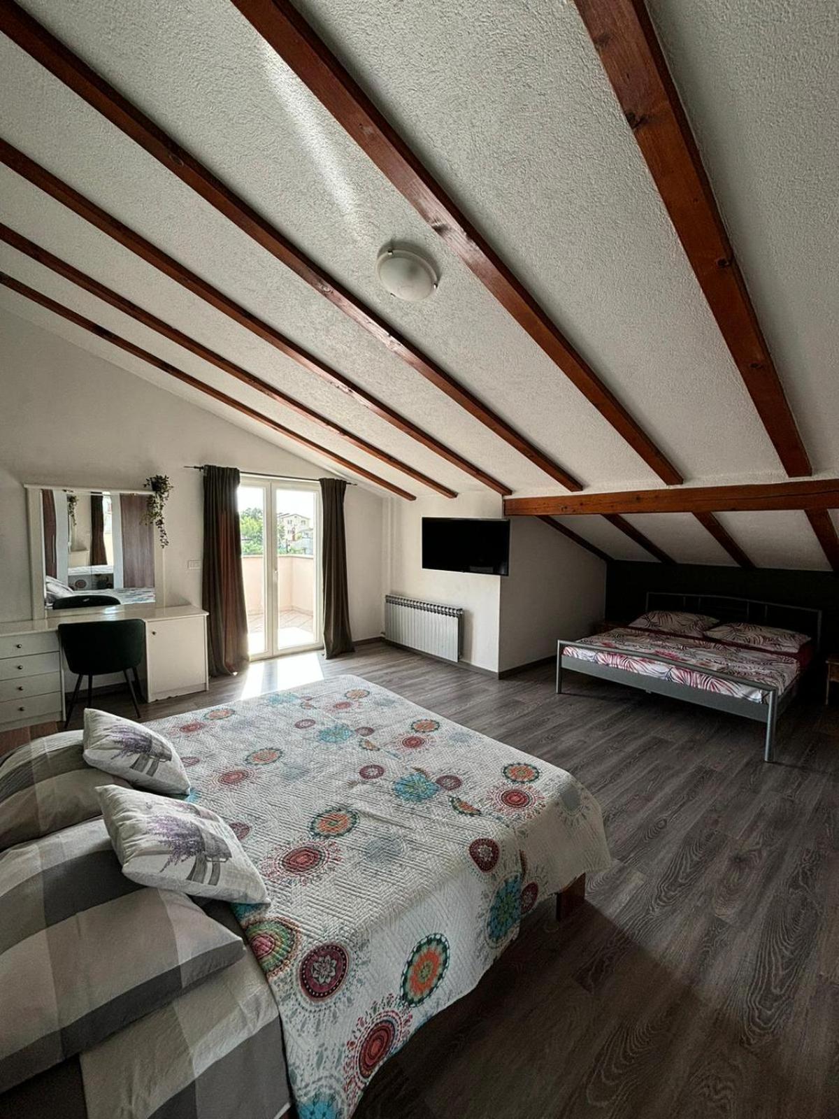 Apartment And Room Marlen Ровінсько-Село Екстер'єр фото