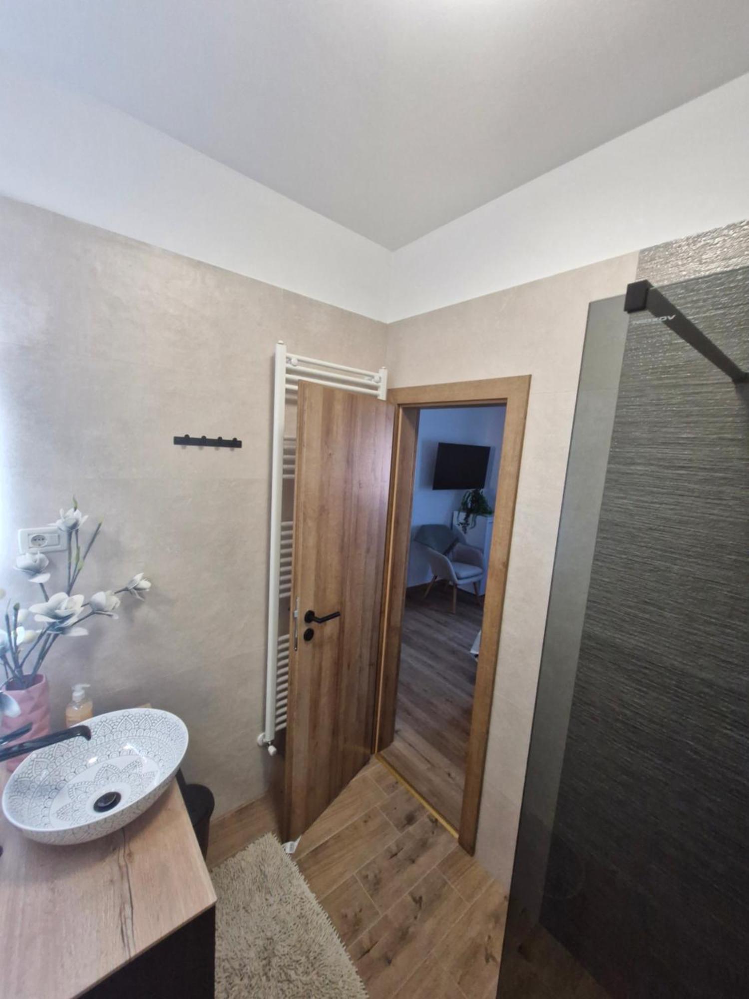 Apartment And Room Marlen Ровінсько-Село Екстер'єр фото